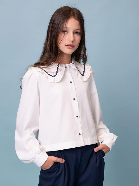 Блуза укороченная с контрастной отделкой