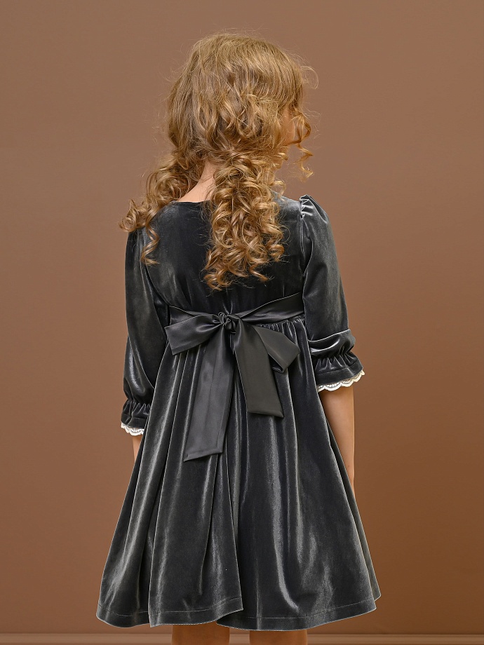 Платье бархатное с кружевом, квадратный вырез в цвете: Серый Ole! Twice - фото 3