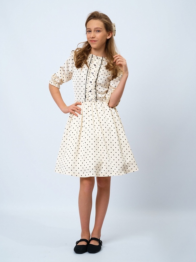 Платье с оборкой по планке в цвете: Экрю Ole! Twice - фото 6