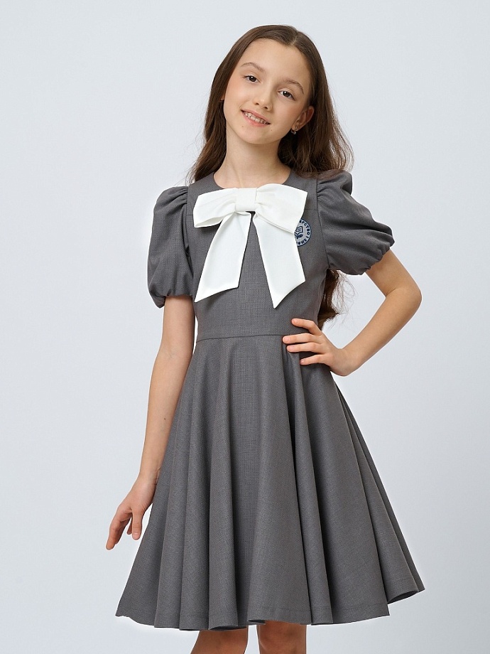 Платье со съемным бантом с шевроном в цвете: Серый Ole! Twice - фото 1