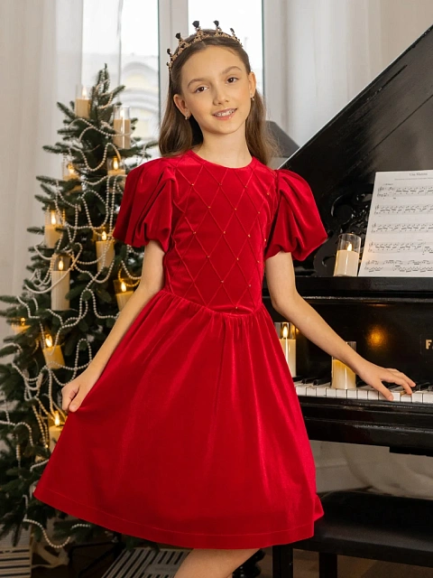 Платье из бархата с кристаллами