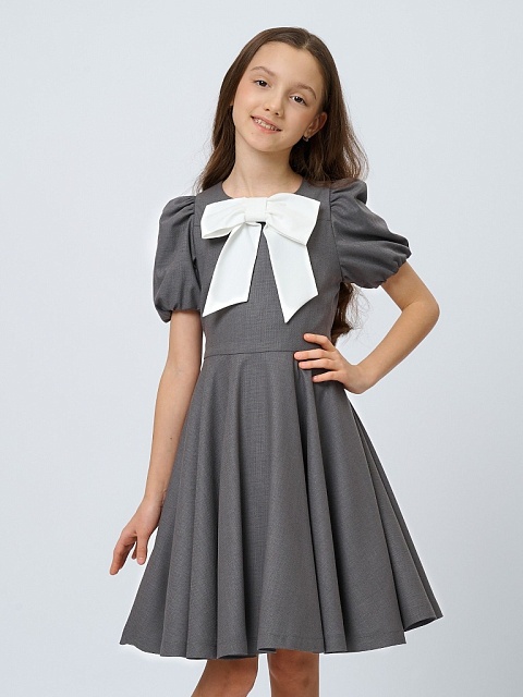 Платье со съемным бантом с шевроном